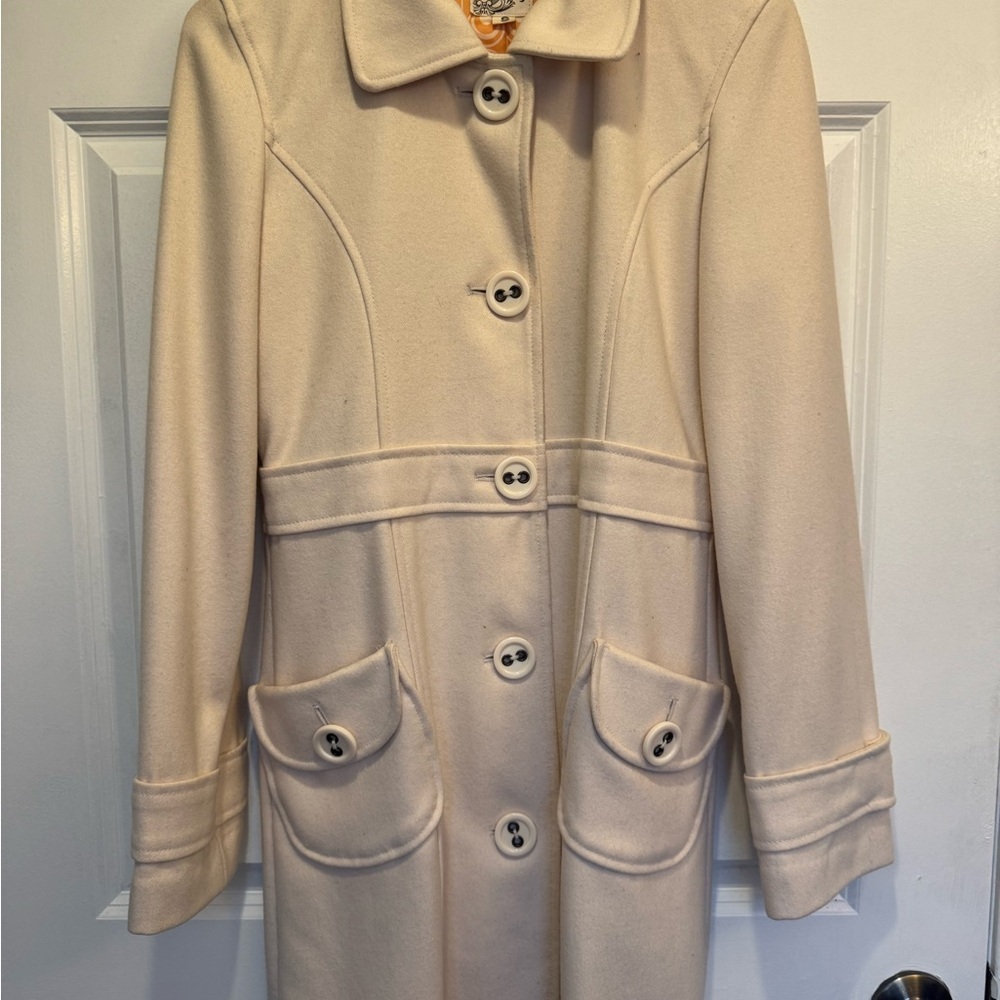 Elegant Cream Women's Coat